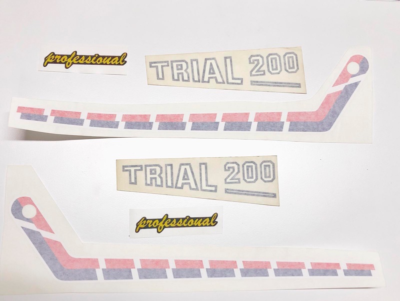 w-08125-adhesivos-placas-aluminio-200 Juego Adhesivos placas laterales aluminio FANTIC 200